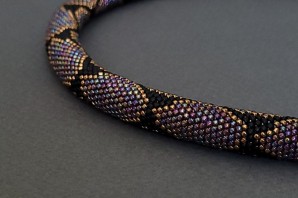 Змея из бисера