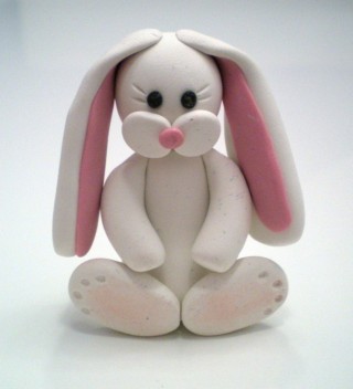 Зайка из пластилина