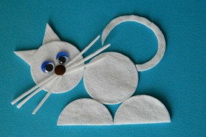Заяц из ватных дисков