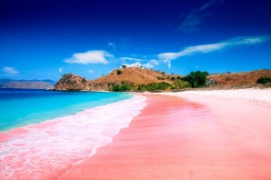 Розовый пляж бали