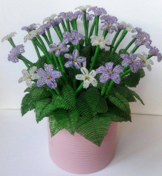 Фиалки из бисера