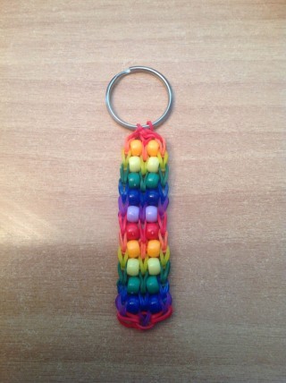 Брелок из резинок