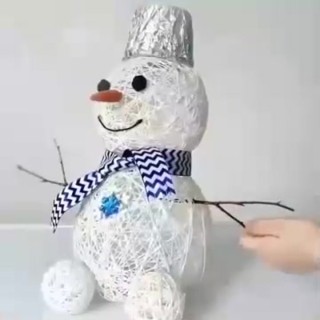 Снеговик своими руками из ниток