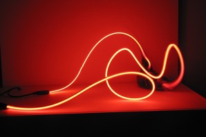 Красный неон фон