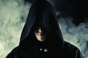 Парень в капюшоне арт