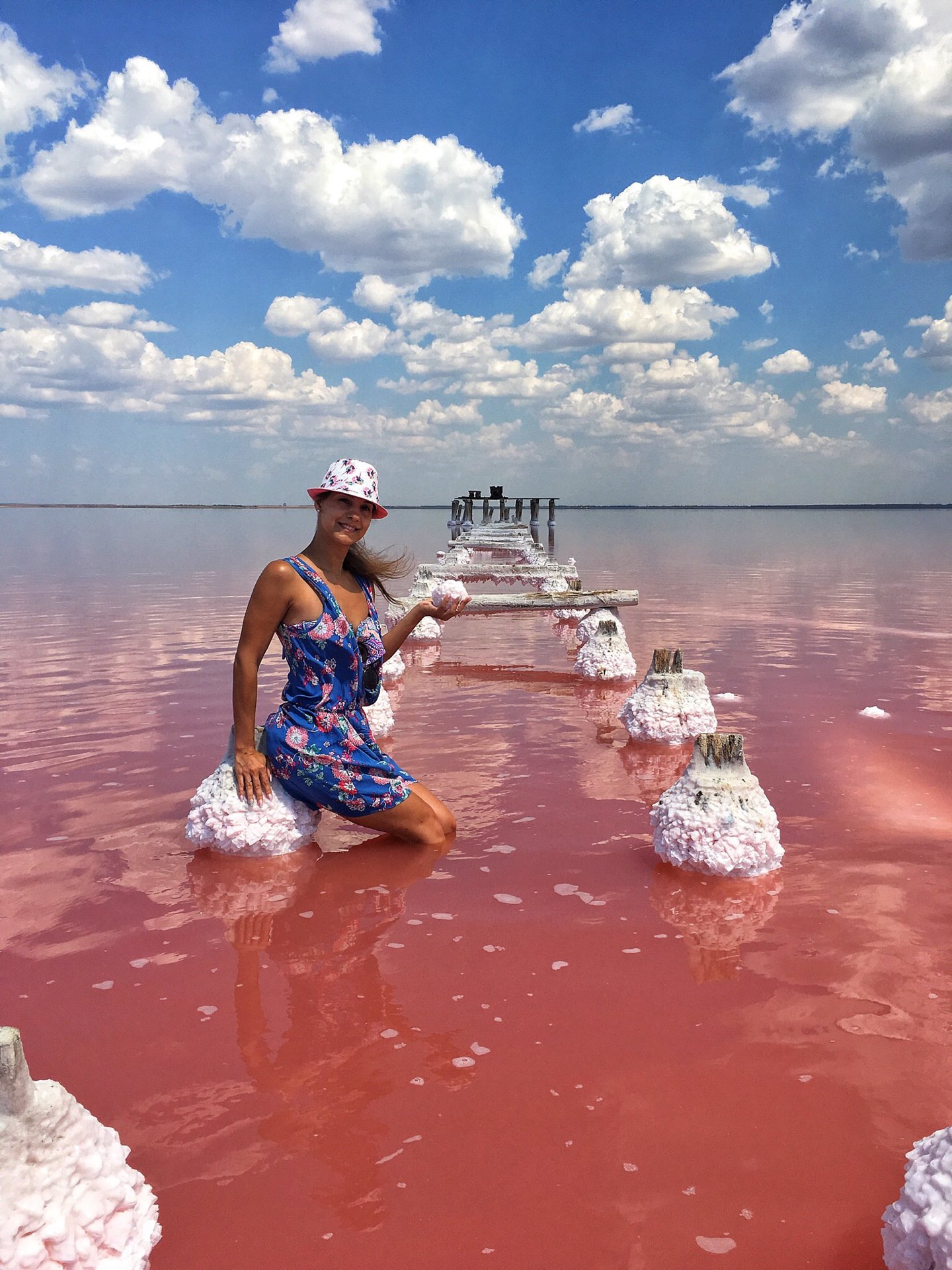 Розовое озеро сасык сиваш. Сасык Сиваш озеро. Сасык-Сиваш Евпатория. Озеро Сасык-Сиваш, Крым, Евпатория. Соленое озеро Сиваш.