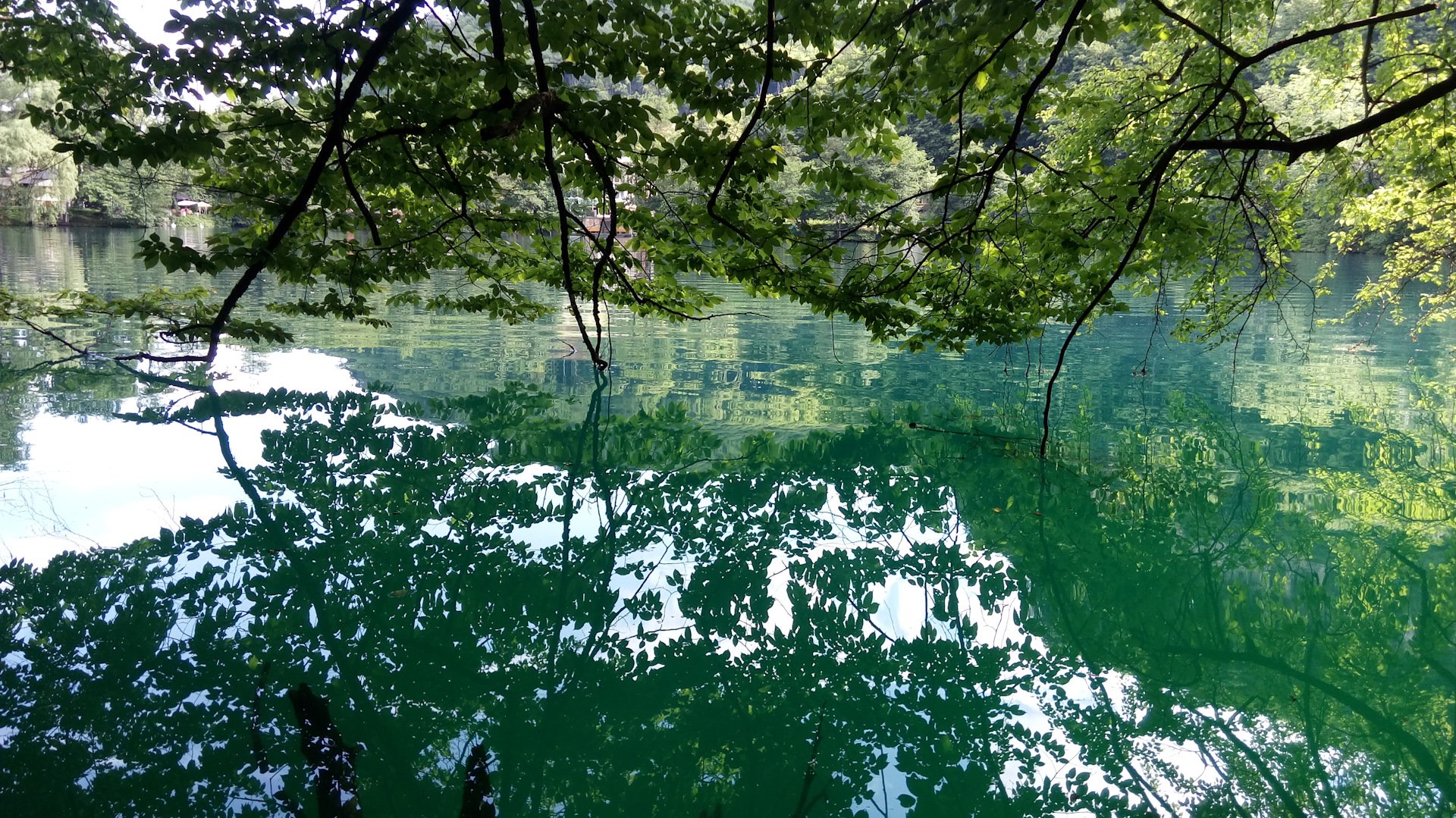 Водопады голубое озеро. Чегемские водопады и голубое озеро. Черекская теснина голубое озеро. Голубые озёра Кабардино-Балкария зимой. Чегемские озера Кабардино-Балкария.