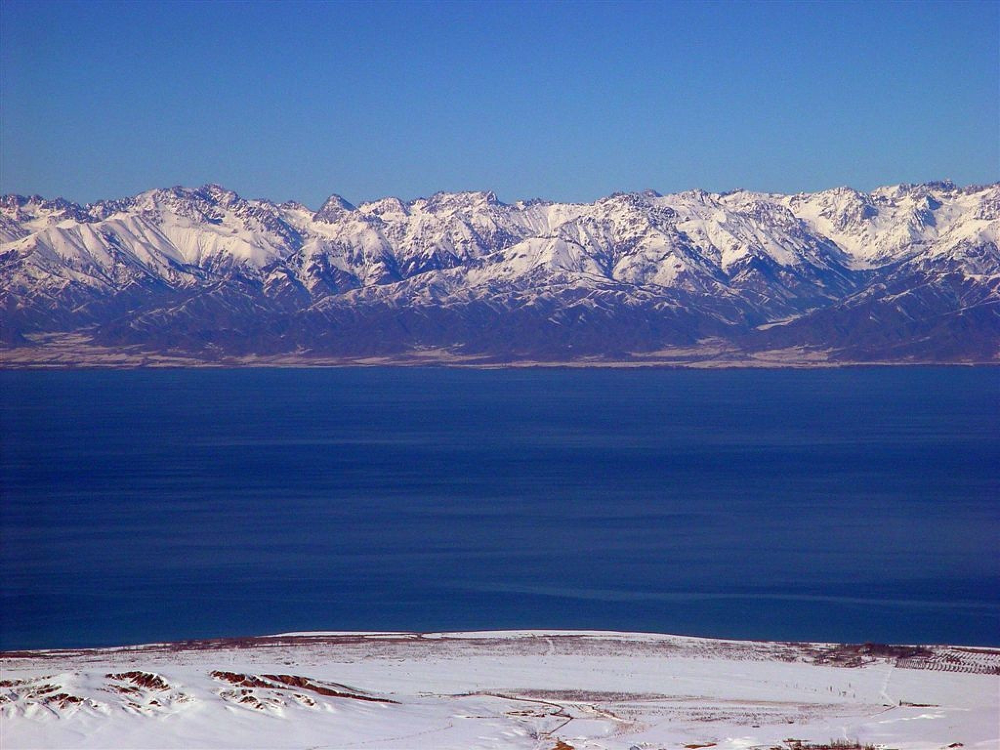 Покажи кулю. Иссык-Куль Киргизия. Кыргызстан озеро Иссык-Куль. Озеро асикеколь Киргизия. Исилькуль озеро Киргизия.