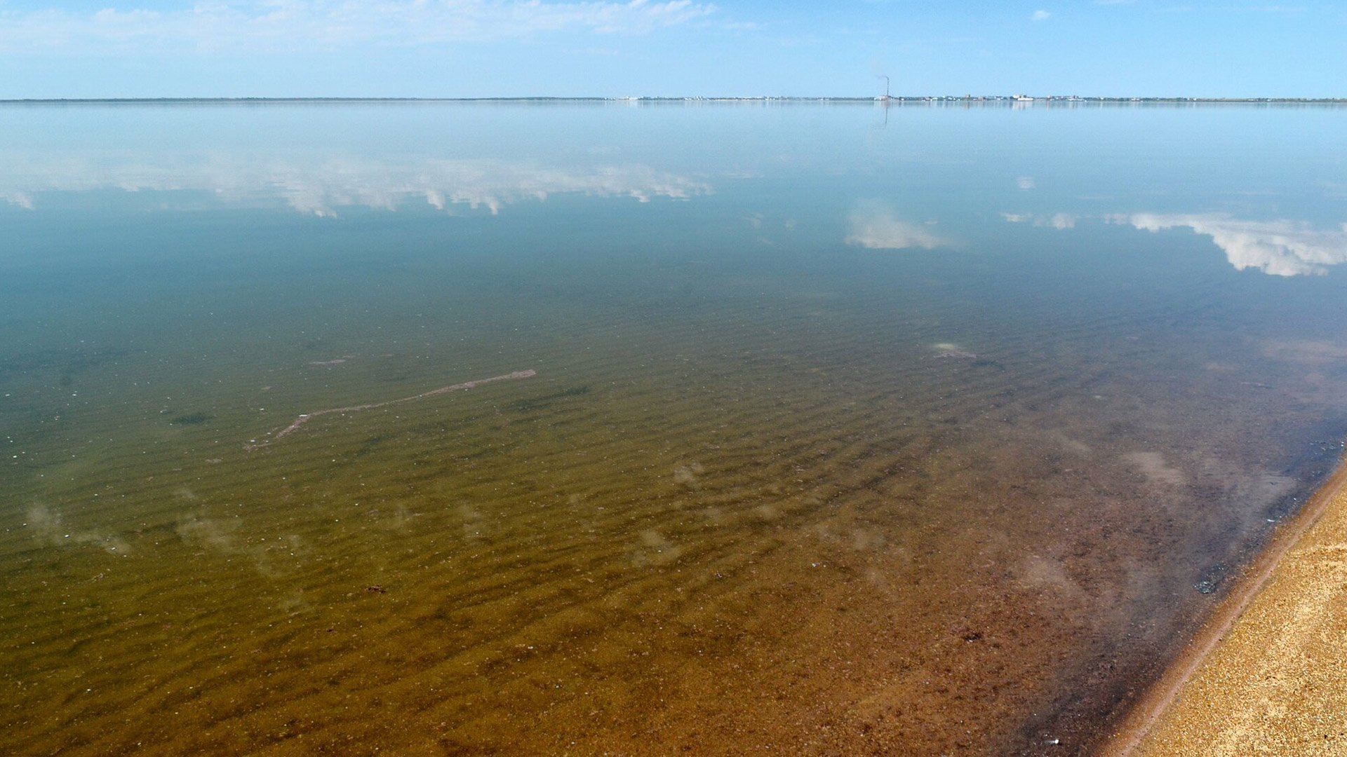 Соленое озеро в алтайском. Озеро Яровое Алтайский край. Солёное озеро в Алтайском крае Яровое. Большое Яровое озеро Алтайского. Алтай озеро большое Яровое.