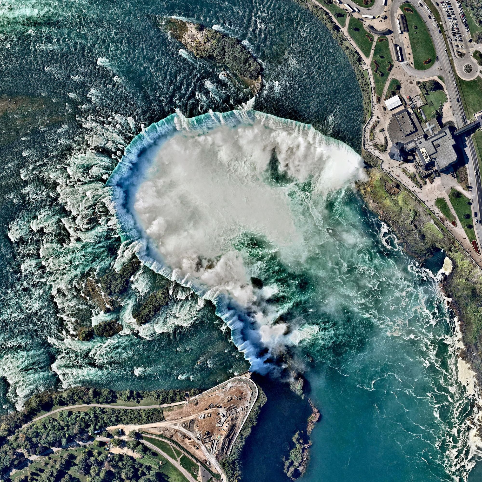 Ниагарский водопад вид из космоса