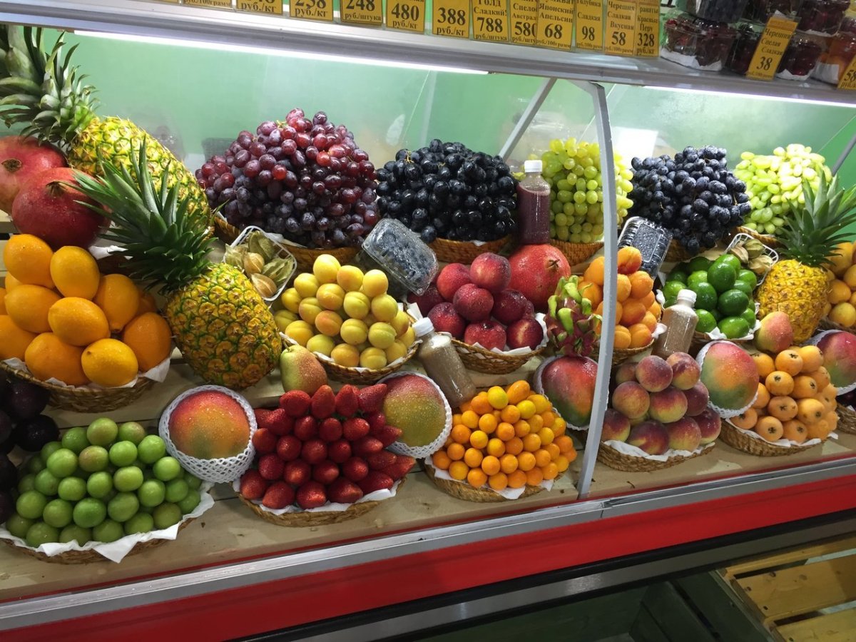 Витрина овощи фрукты