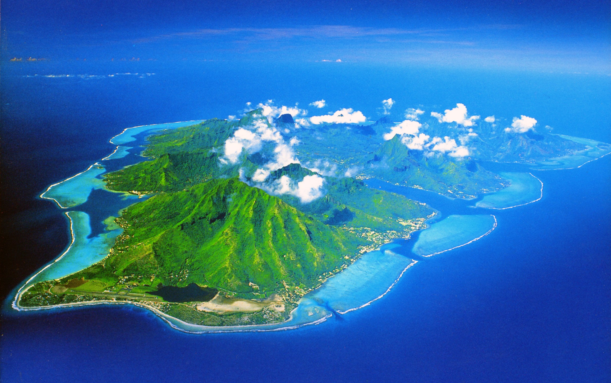 2 любых острова. Остров Муреа французская Полинезия. Папеэте остров. Папеэте остров в тихом океане. Остров Исла Палома.