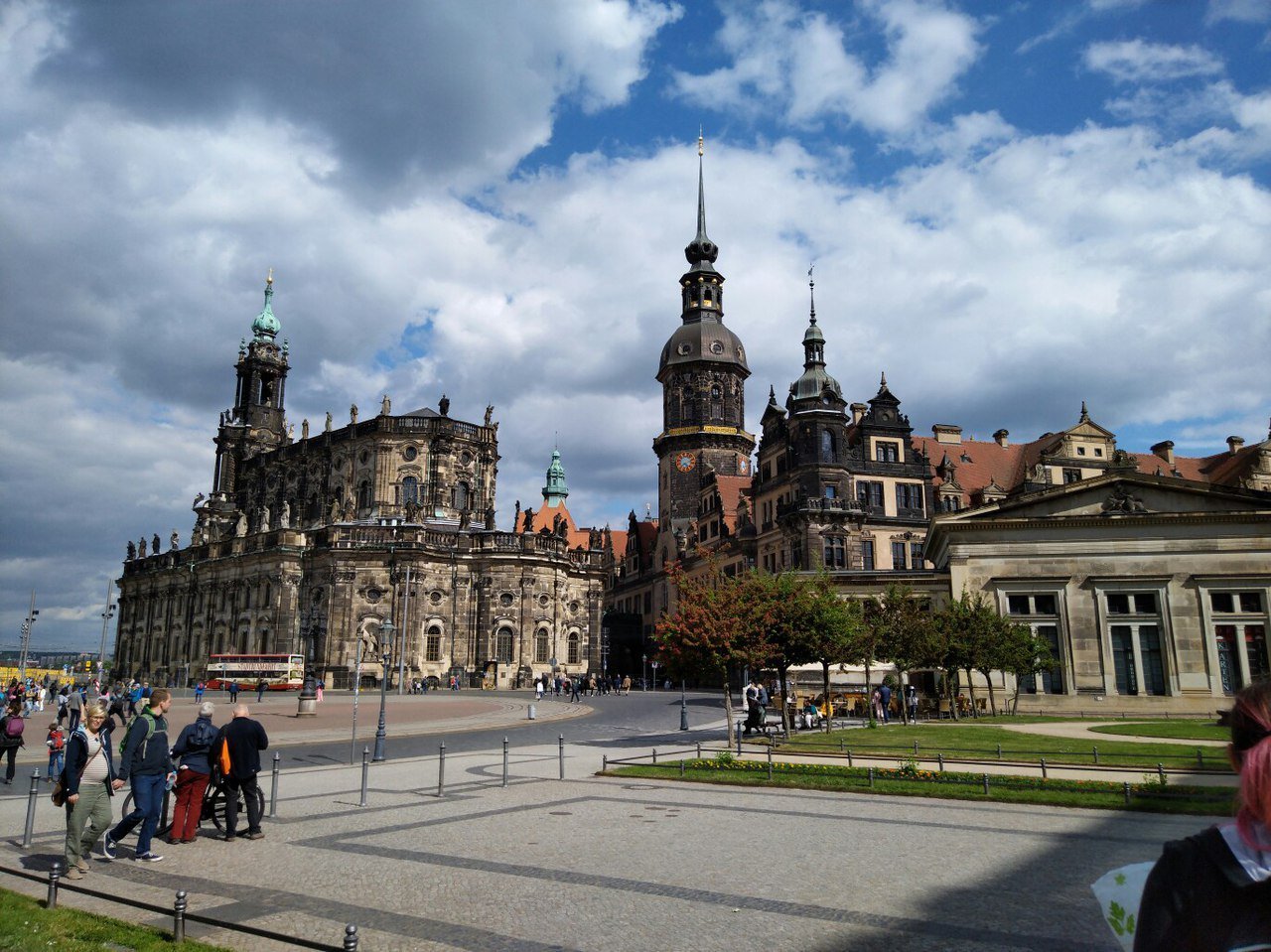 Дрезден это. Город Дрезден Цвингер. Дрезден юбигау. Дрезден старый город. Цвингер достопримечательности Дрездена.