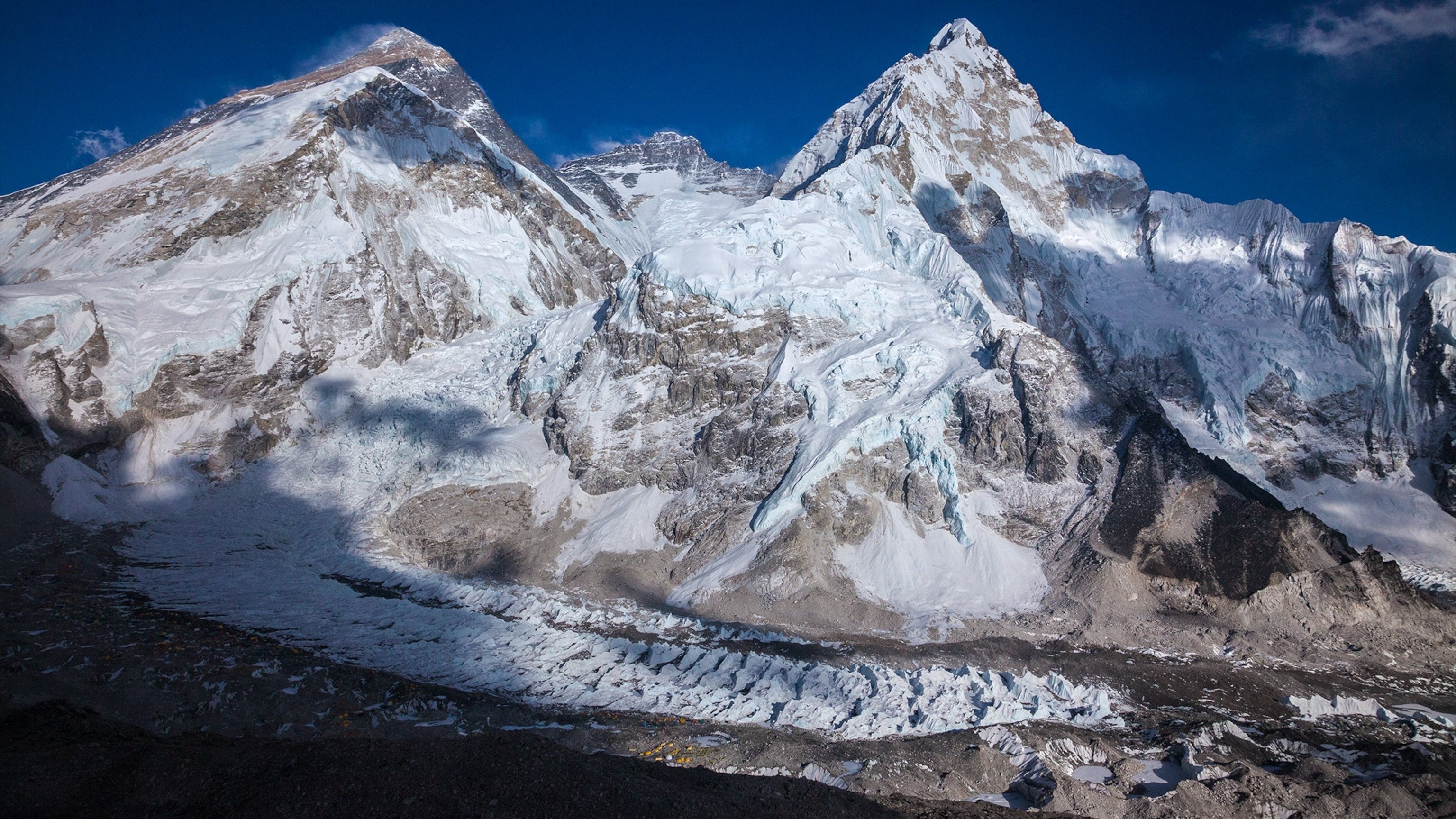 Покажи самые высокие горы. Гора Джомолунгма. Гималаи Эверест Джомолунгма. Гора Эверест (Джомолунгма). Гималаи. Гора Эверест 8848 метров.