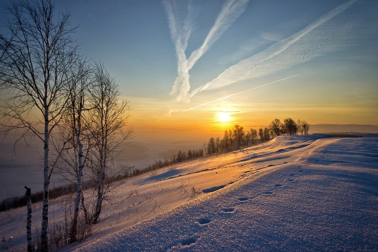 Зимнее утро. Зимний рассвет. Рассвет зимой. Зимнее солнце. Утренняя Заря зимой.