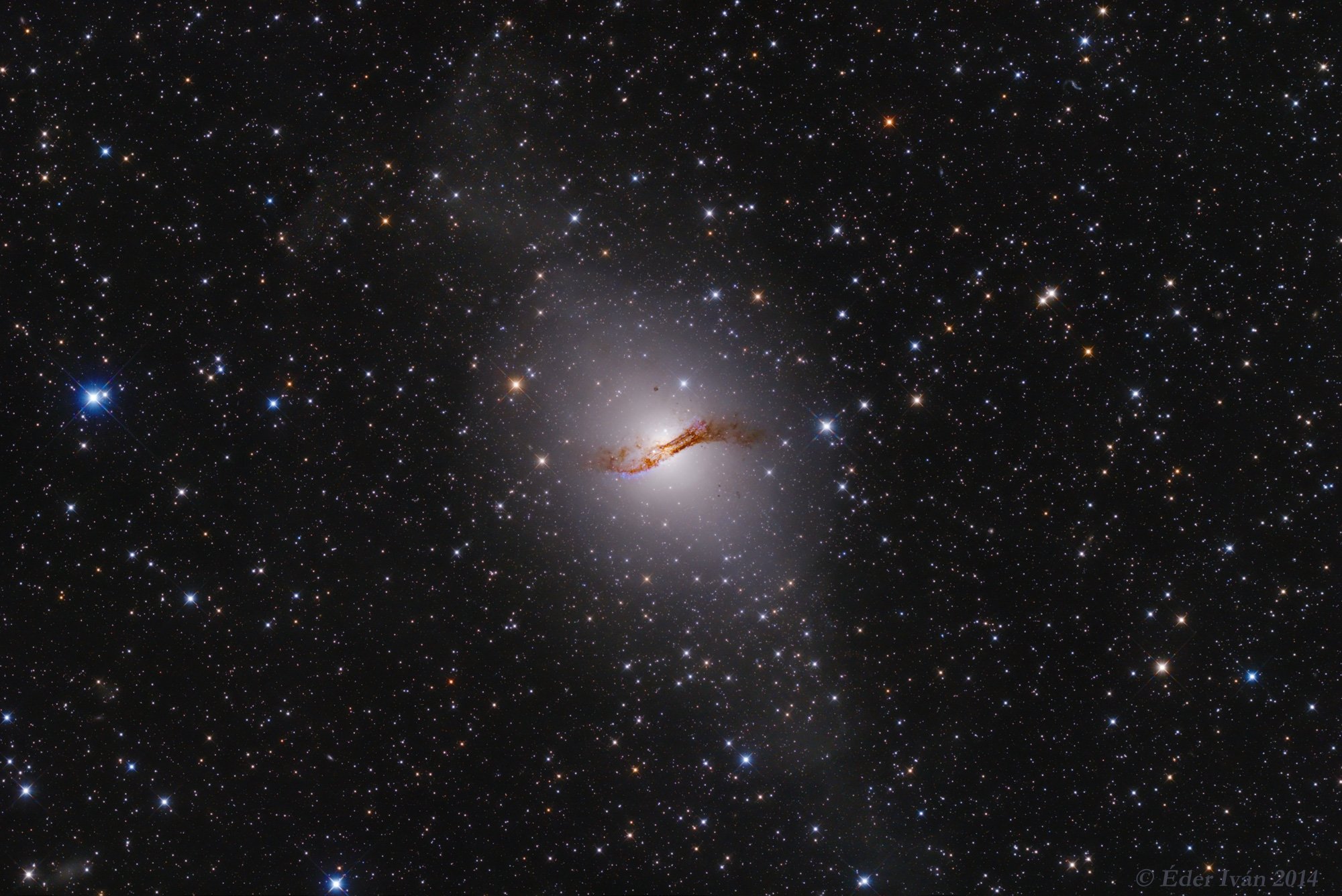Центавр какое созвездие. Альфа Центавра звезда на небе. Альфа Центавра Хаббл. Проксима Центавра Созвездие. Центавр a (NGC 5128).