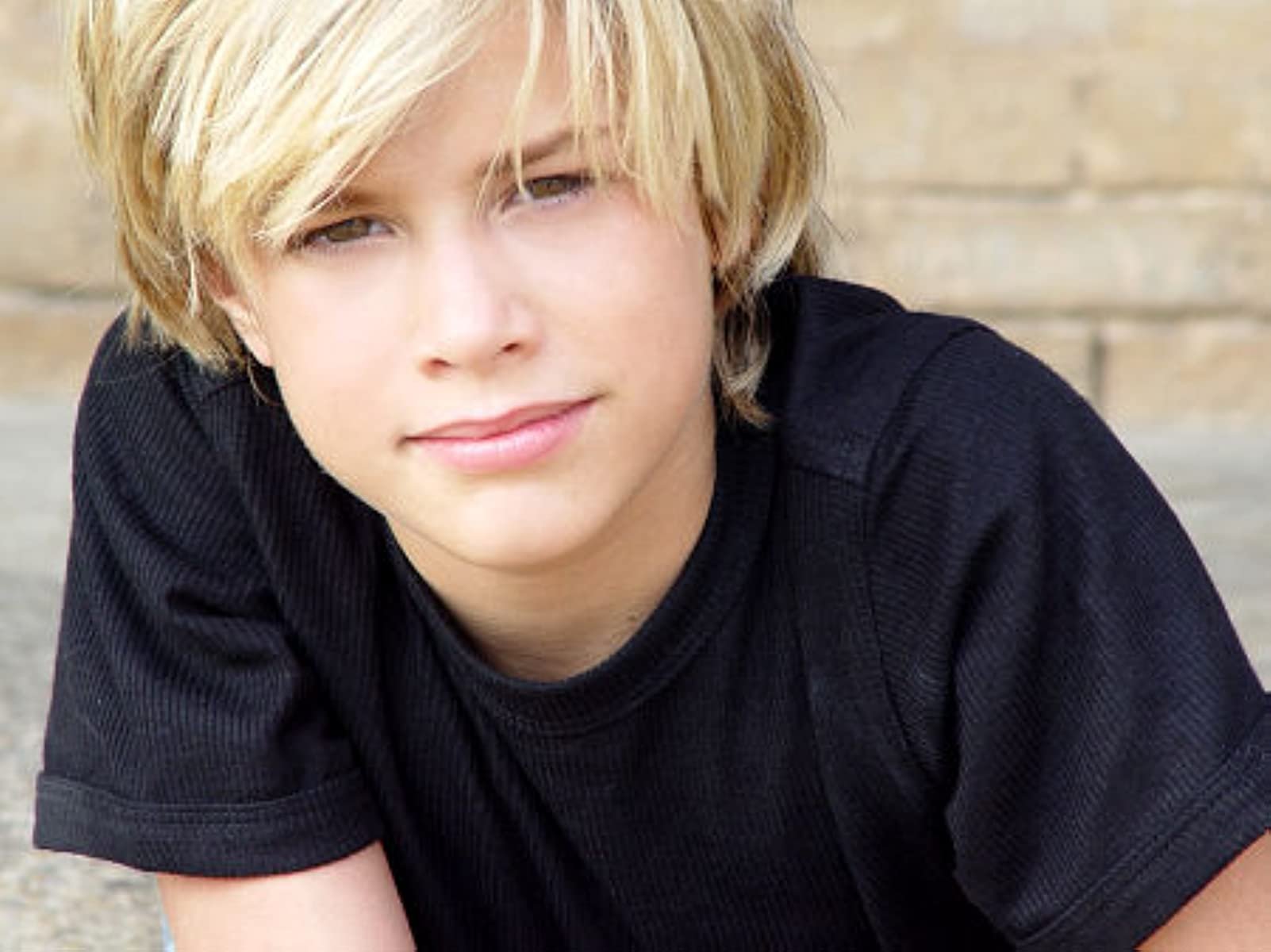 Красивый мальчик блондин 12 лет