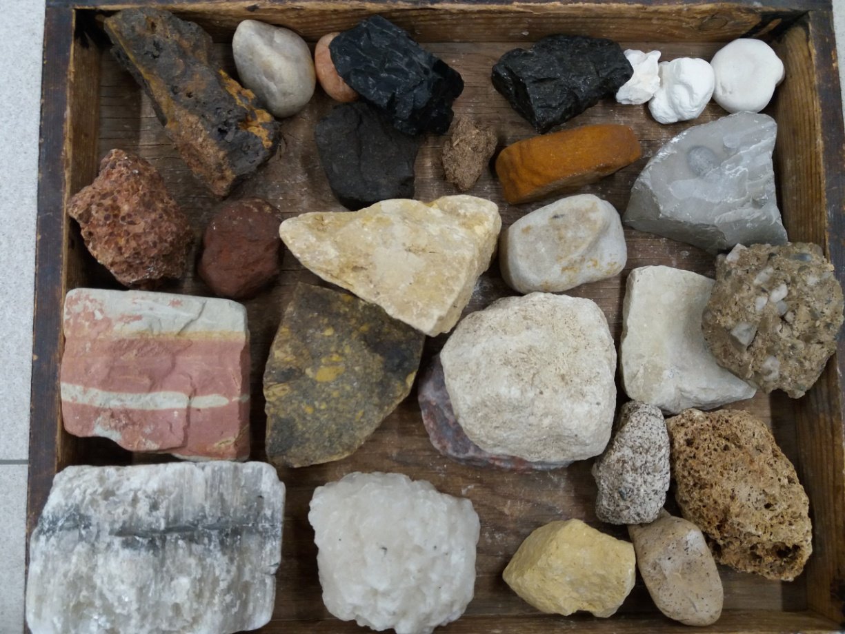 Происхождение каменных пород. Каустобиолиты горные породы. Сульфатные горные породы. Каустобиолиты осадочные породы. Природные каменные материалы.
