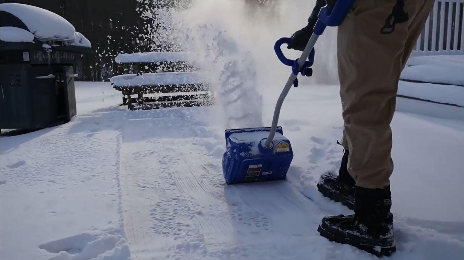 Лопата на аккумуляторе. Снеговая электролопата. Snow Joe 40v 13 in. Cordless Electric Hybrid Snow Shovel - ion13ss-HYB. Аккумуляторная снегоуборочная лопата Макита. Электро лопата снеговая.