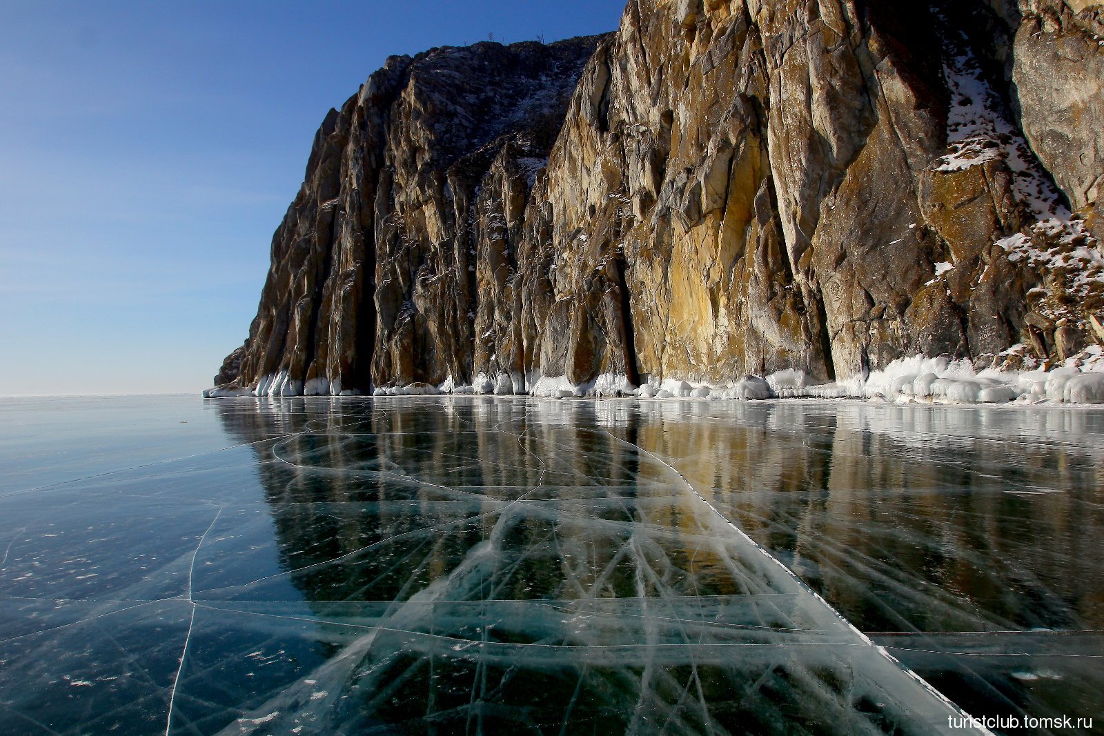 Уникальный мир байкала. Дно озера Байкал. Байкал самое глубокое озеро в мире. Подводные обитатели озера Байкал. Озеро Байкал дно озера.