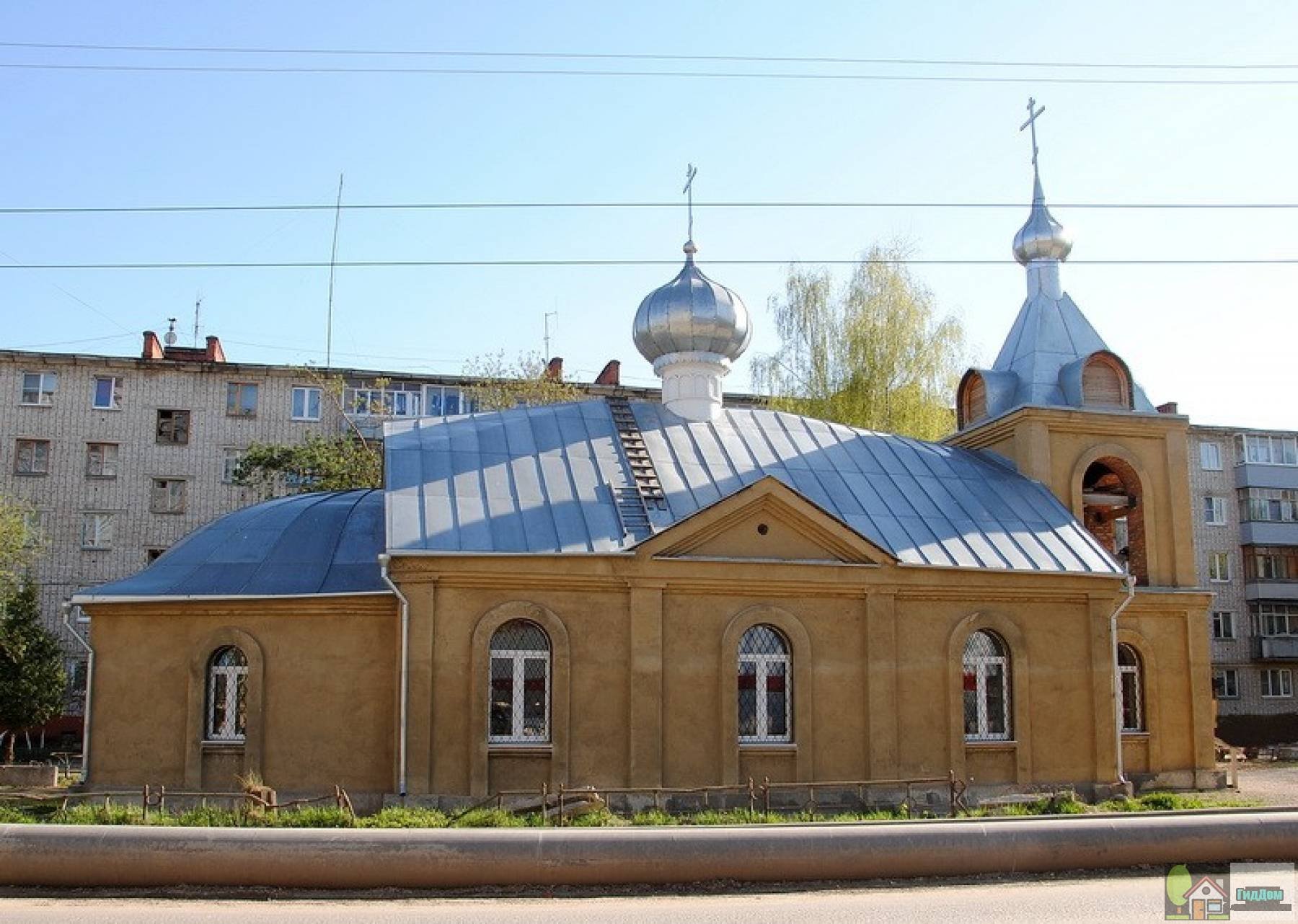 Петровка тульская область. Храм царевича Алексия Алексин. Крестовоздвиженская Церковь Алексин. Храм Соцгород Алексин.