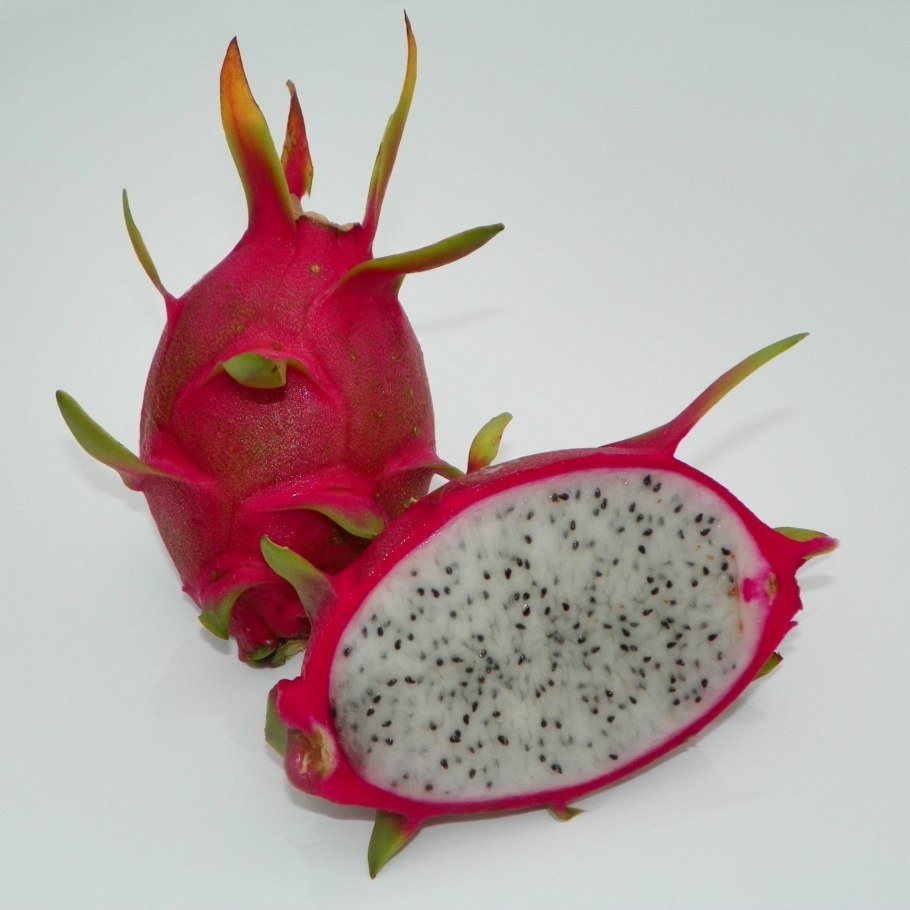 Фото драконьего фрукта внутри и снаружи