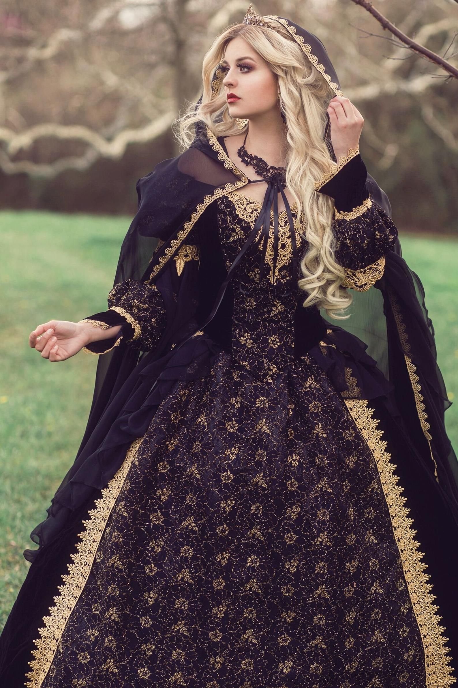 Cредневековые платья: женственный стиль минувших веков