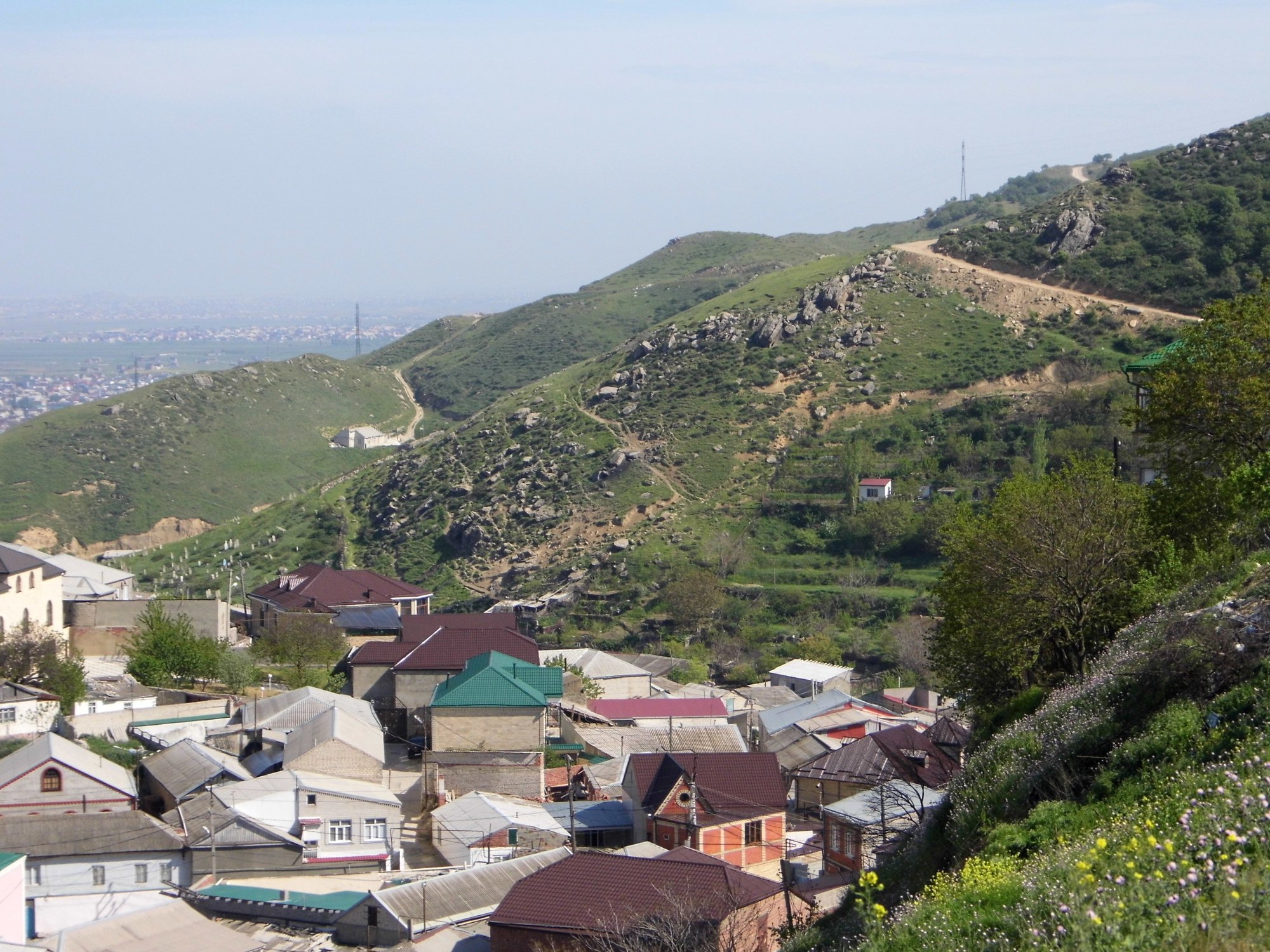 Гора тарки тау. Тарки Тау Махачкала. Поселок Тарки Тау. Гора Тарки Тау в Дагестане.