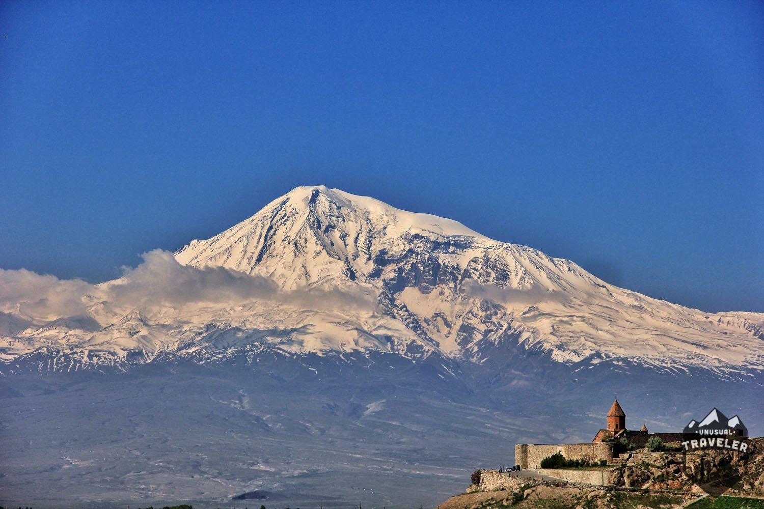 Гора арарат в армении или в турции. Гора Арарат Турция. Гора Масис Армения. Гора Арарат и Масис. Гора Арарат сис Масис.