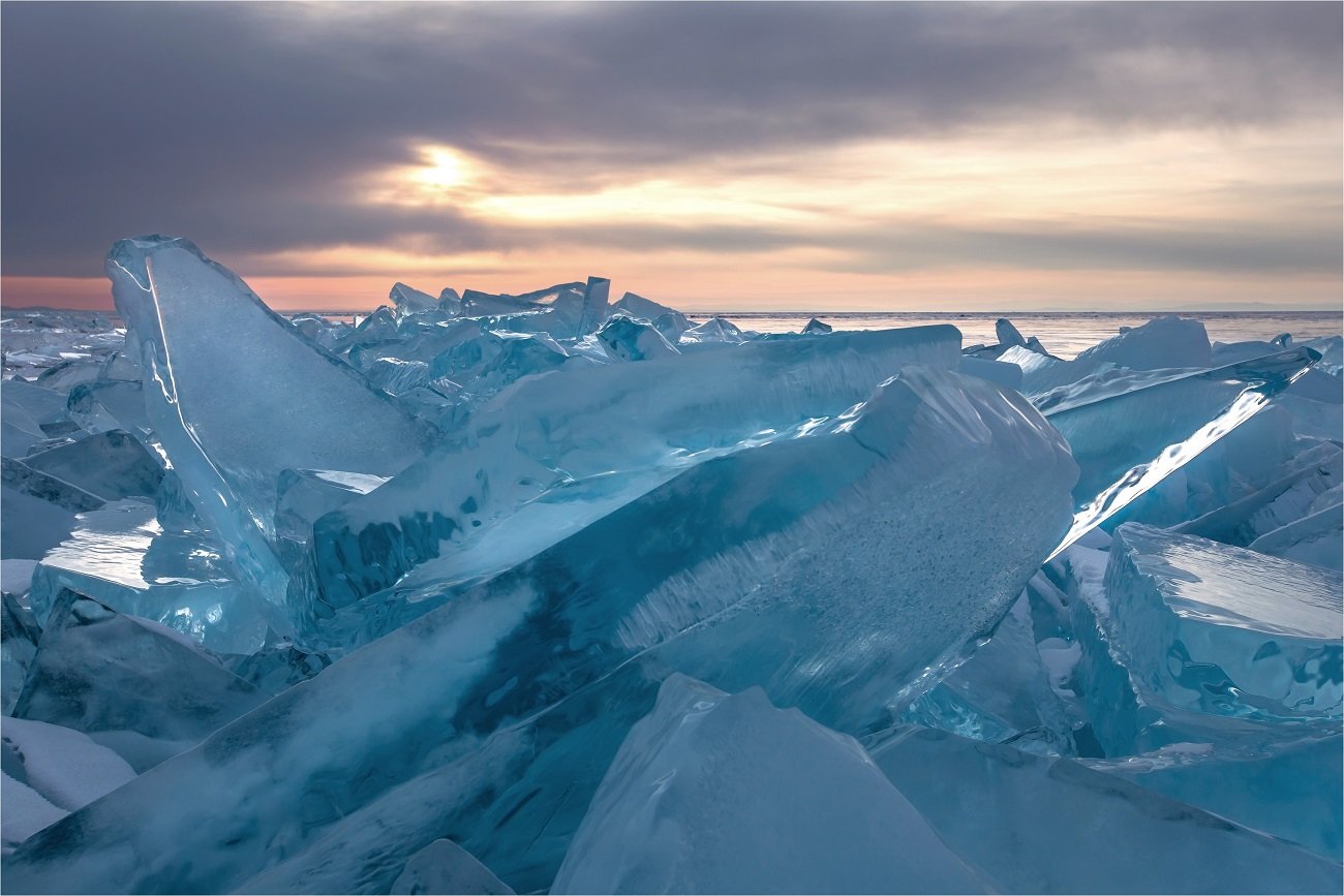 Северный ледовитый океан хаос торосов долгая. Ледяные Торосы на Байкале. Лед Байкала Торосы. Торосы Северного Ледовитого океана. Торосы Чукотское море.