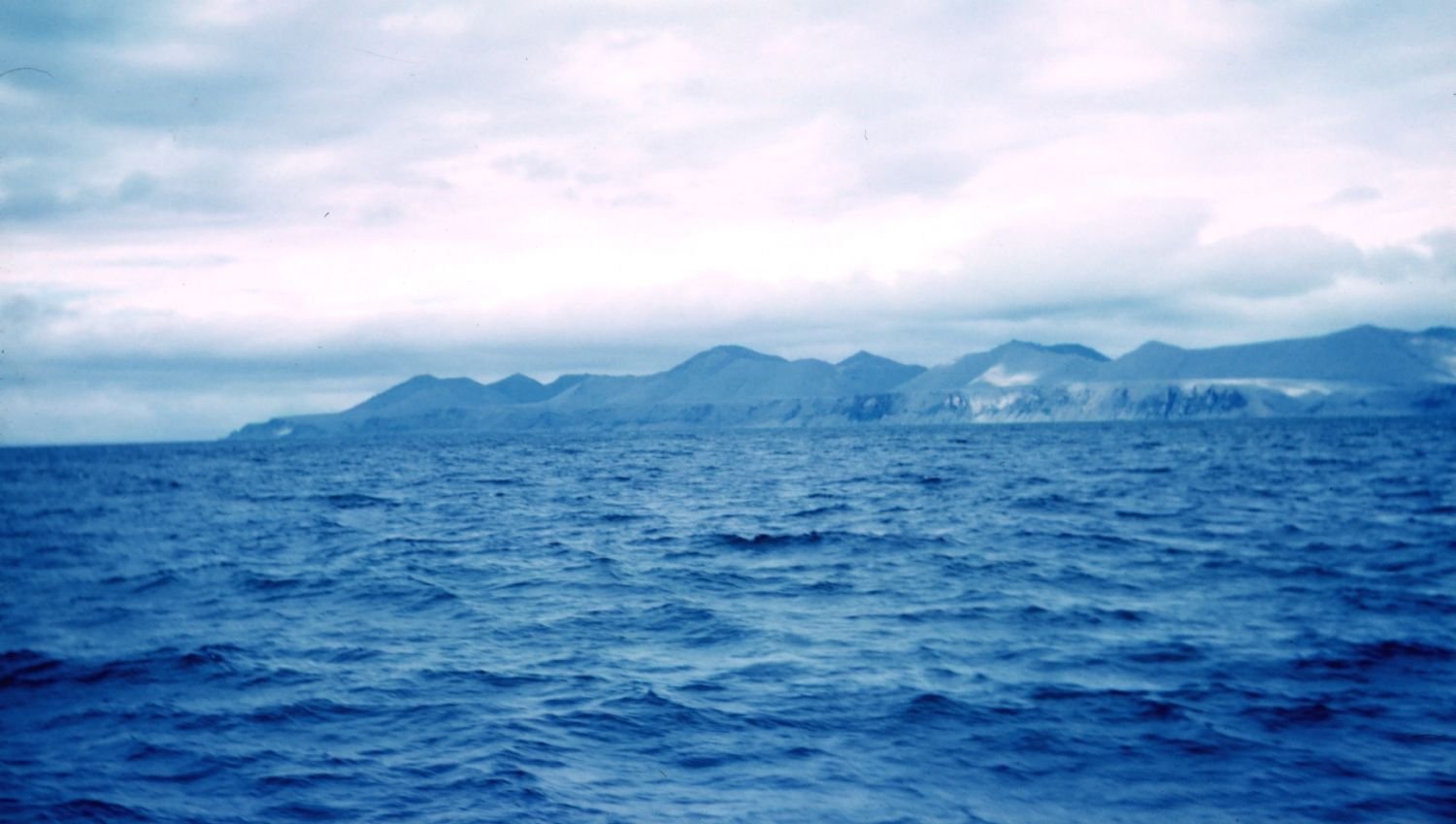Тихий океан белый. Берингово море. Индийский океан Берингово море. Камчатка тихий океан Охотское море. Тихий океан Чукотки.