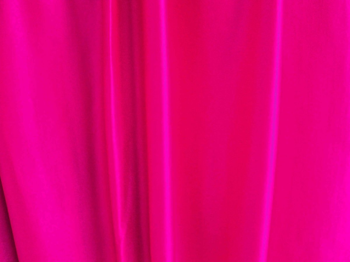Неоновый розовый цвет