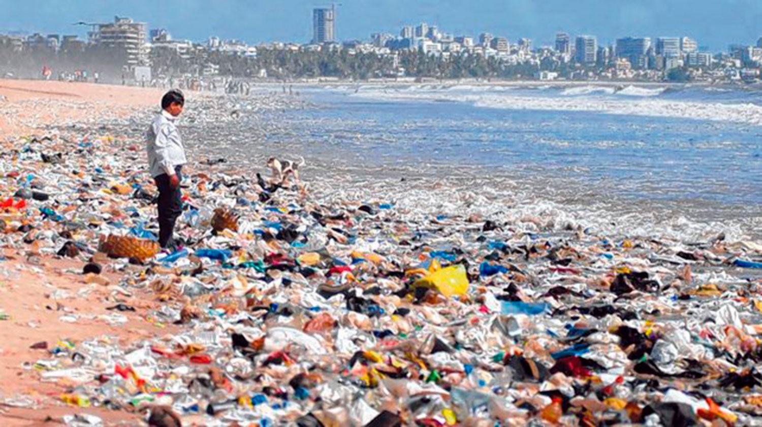 Свалки пластикового мусора в море