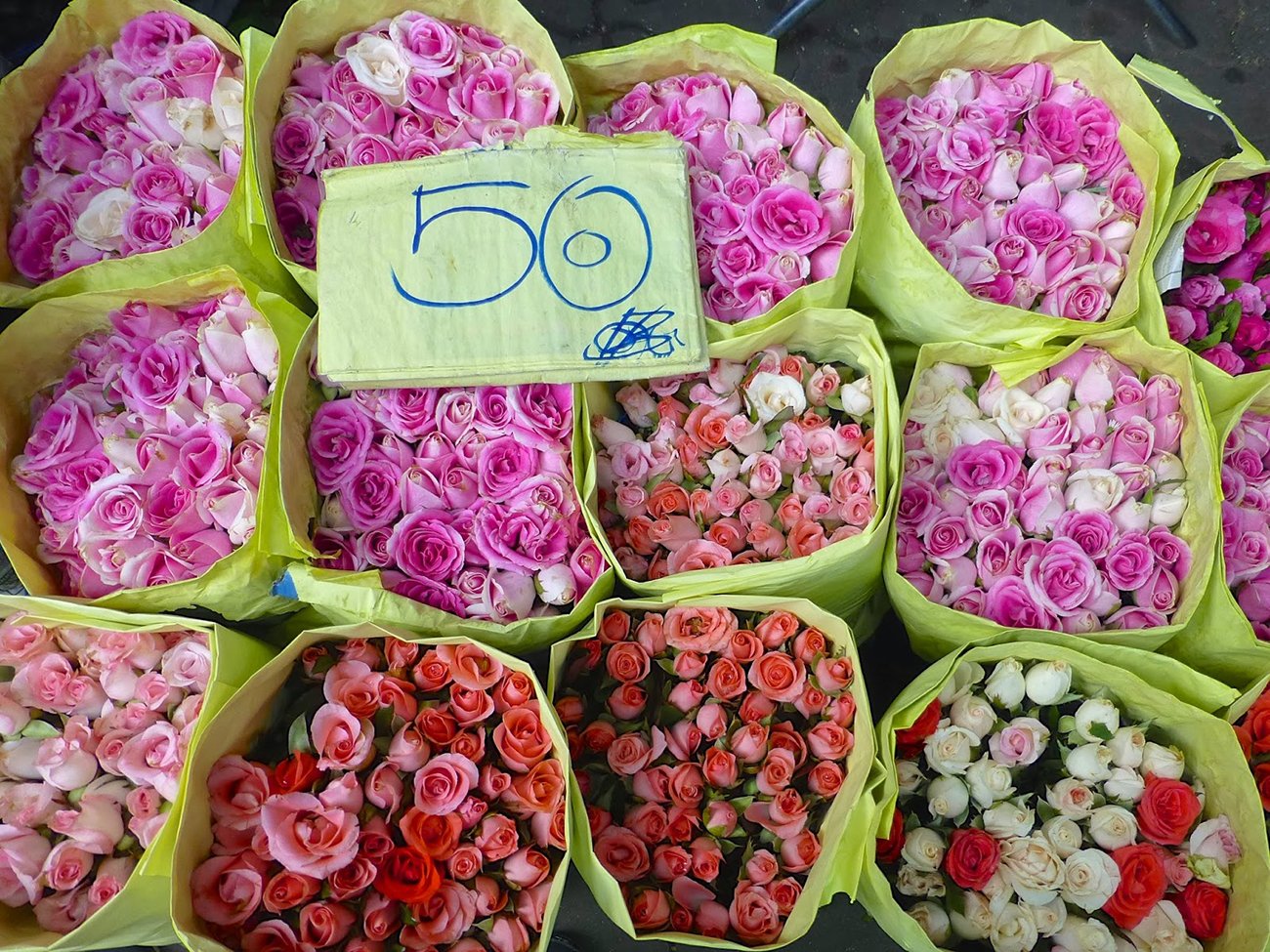 Рижский рынок кустовые розы
