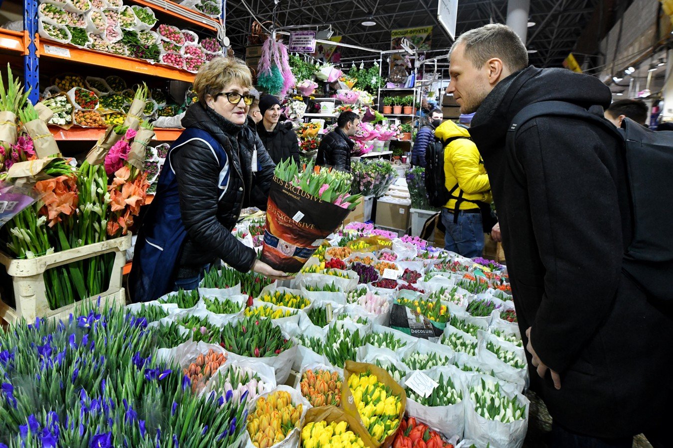 Как работает рижский рынок. Рижский цветочный рынок. Рижский рынок цветы. Рижский вокзал Цветочная база. Рижский рынок Нобилис.