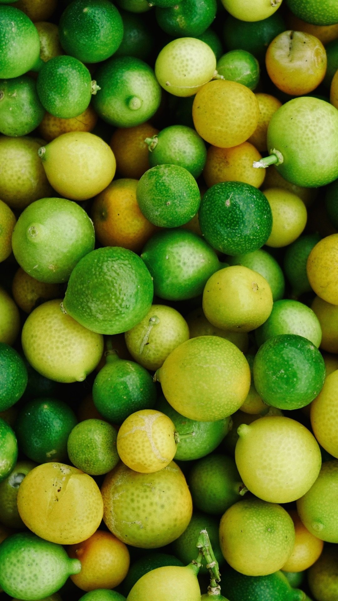 Зеленый фрукт