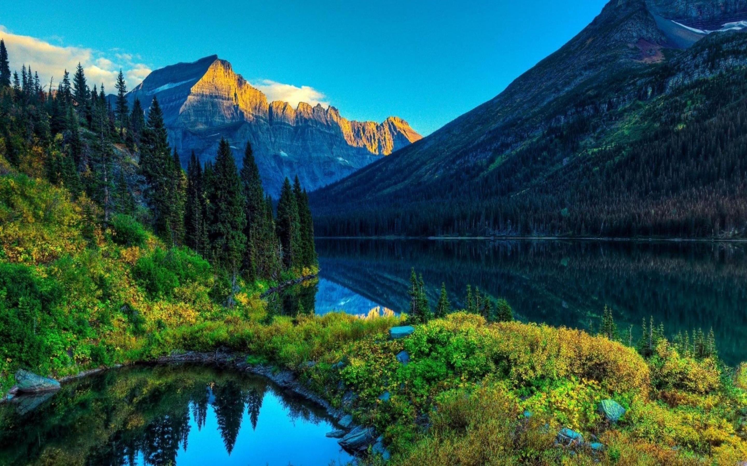 Big jpg image. Озеро Морейн. Блу-Маунтинс (горы, США). Горы, озеро, деревья, Reka пейзаж. Шикарный пейзаж.