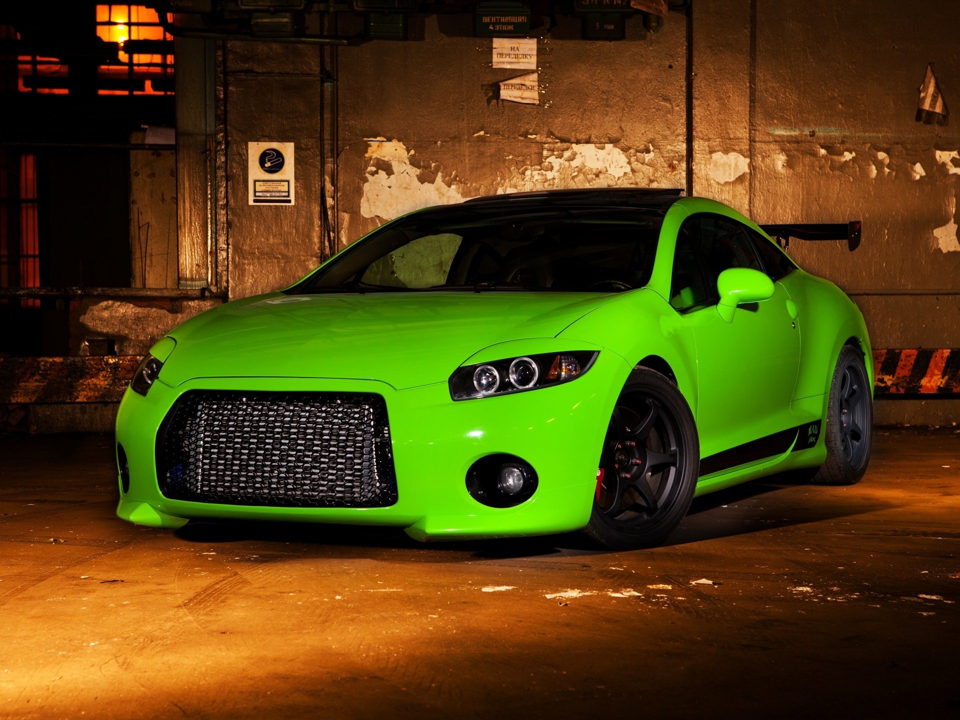 Кислотные машины. Mitsubishi Eclipse зеленая. Кислотно зелёный Тойота Селика. Тойота Селика салатовая. Салатово зеленый цвет Митсубиси Эклипс.