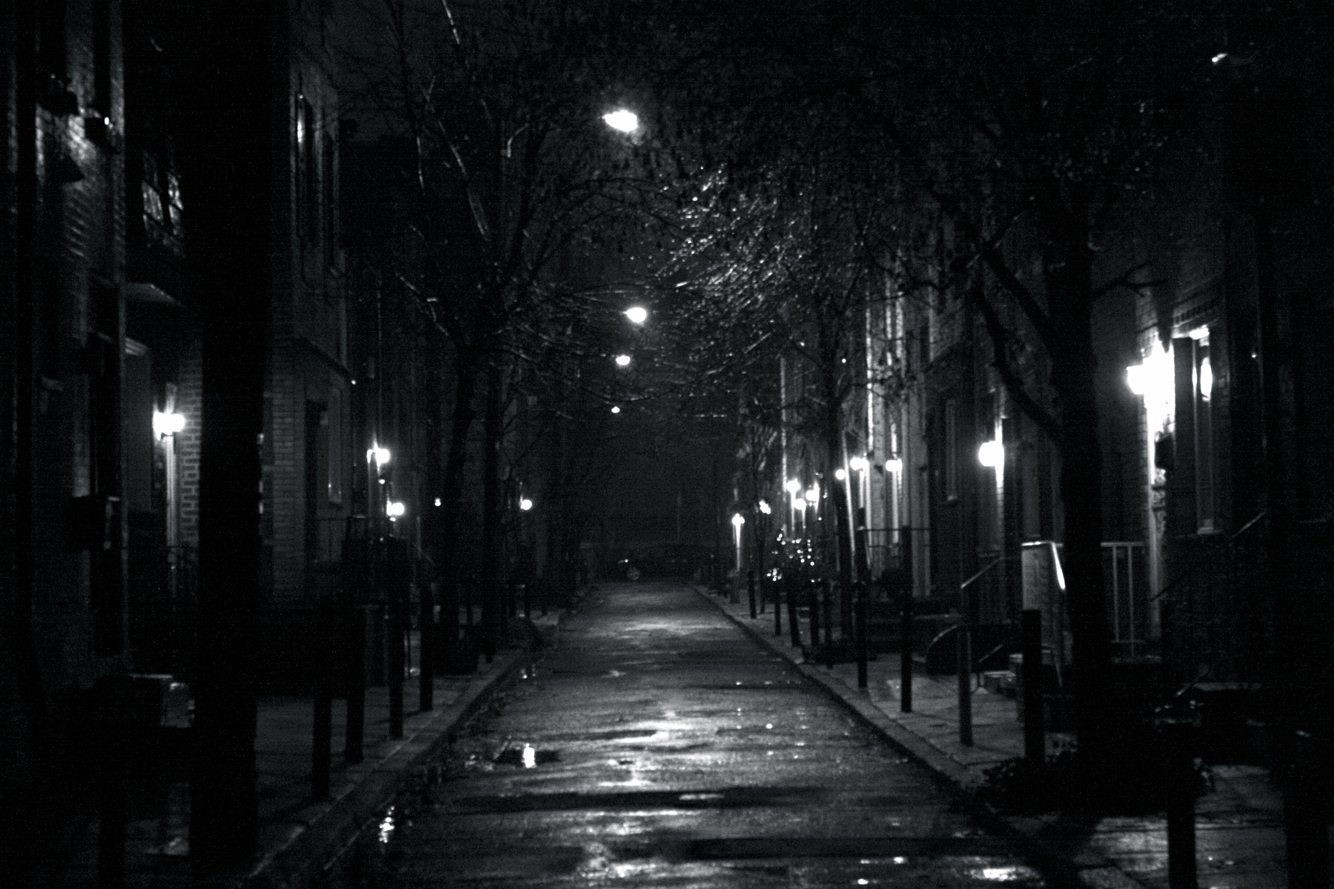 Музыка на улице ночью. Мрачная улица. Темная улица. Красивые темные улицы. Ночная улица.