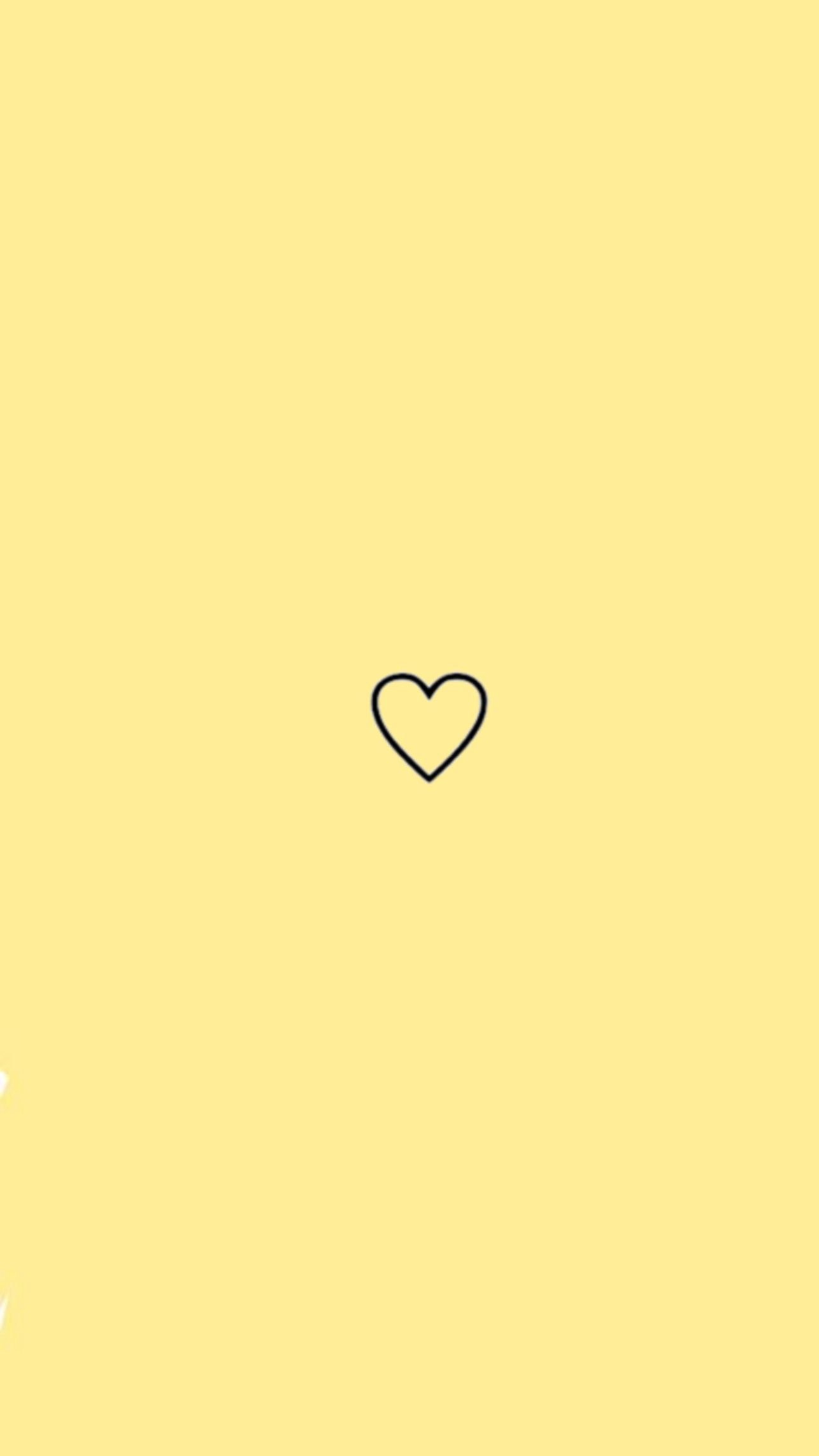 Желтый фон с сердечками
