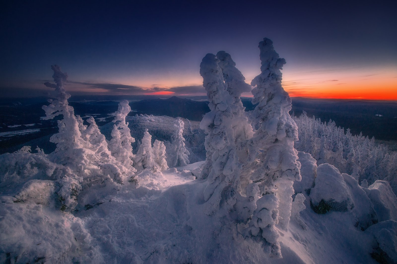 гора малиновая зимой