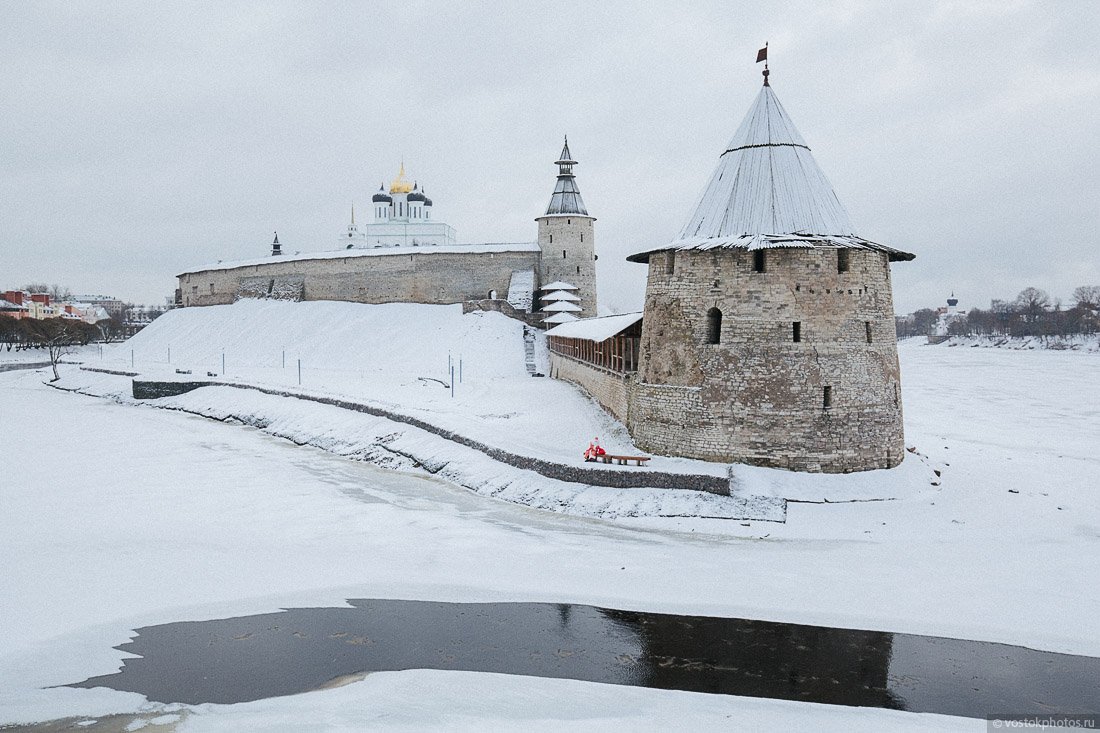 Крепость Изборск в Пскове зима