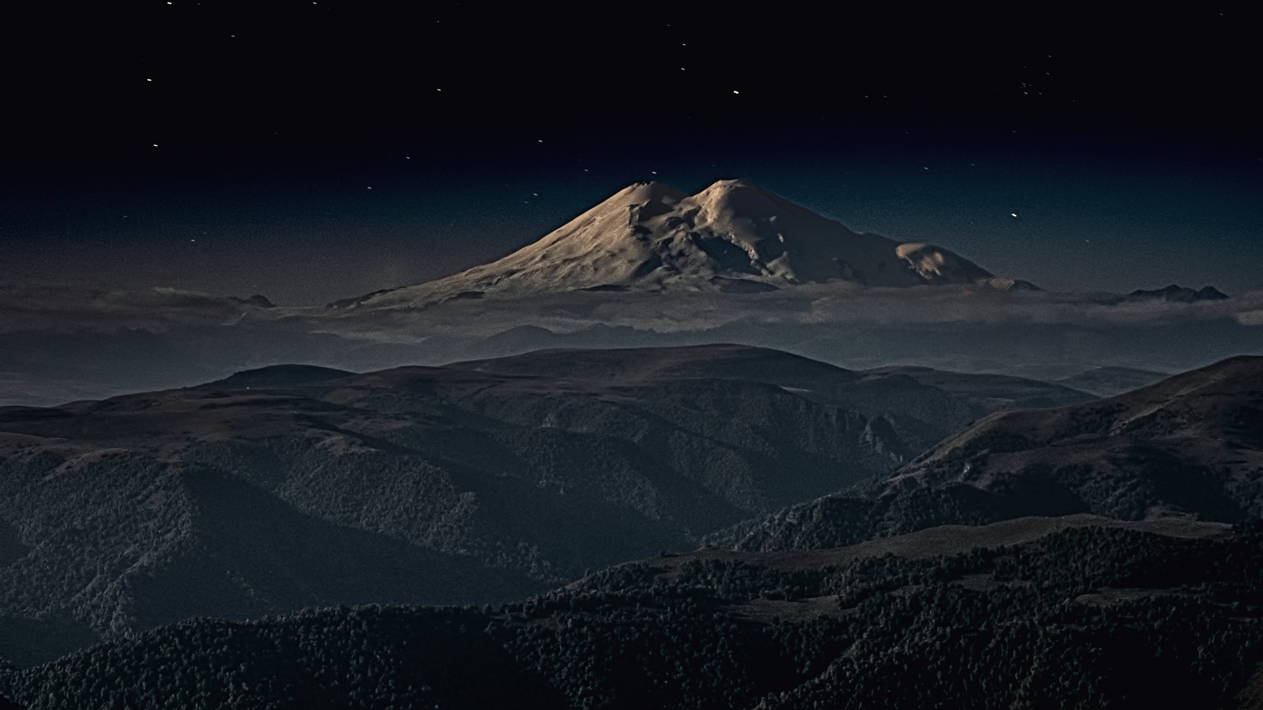 Гора Арарат ночью