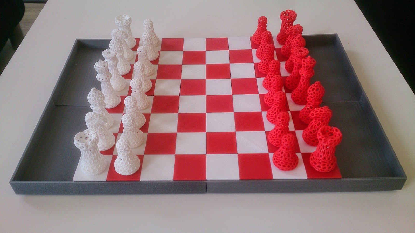 Фигуры в шахматах трехмерные