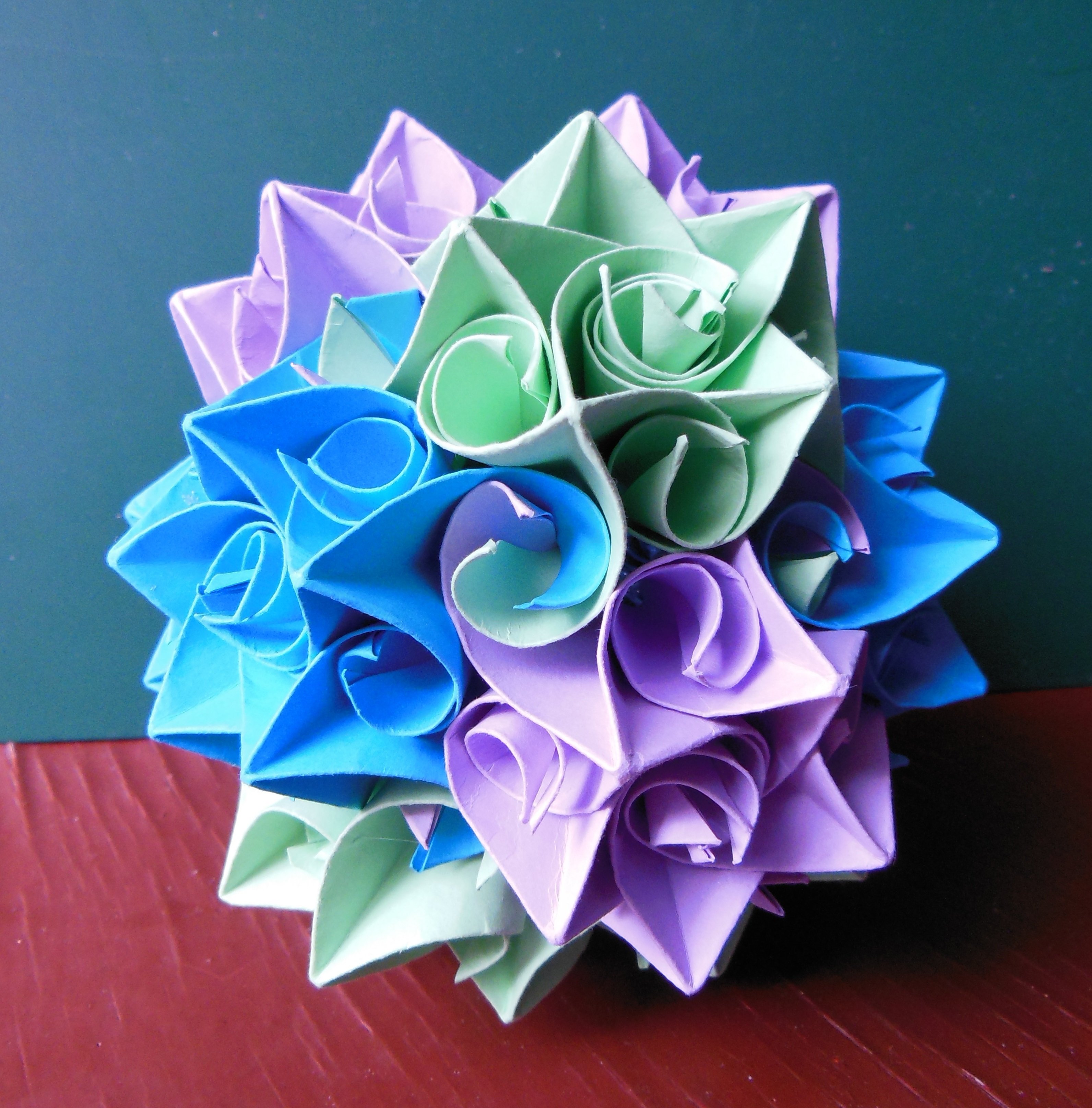 Классическая кусудама. Кусудама Nordblumen. Цветы оригами кусудами. Кусудама супершар. Шар Kusudama оригами.