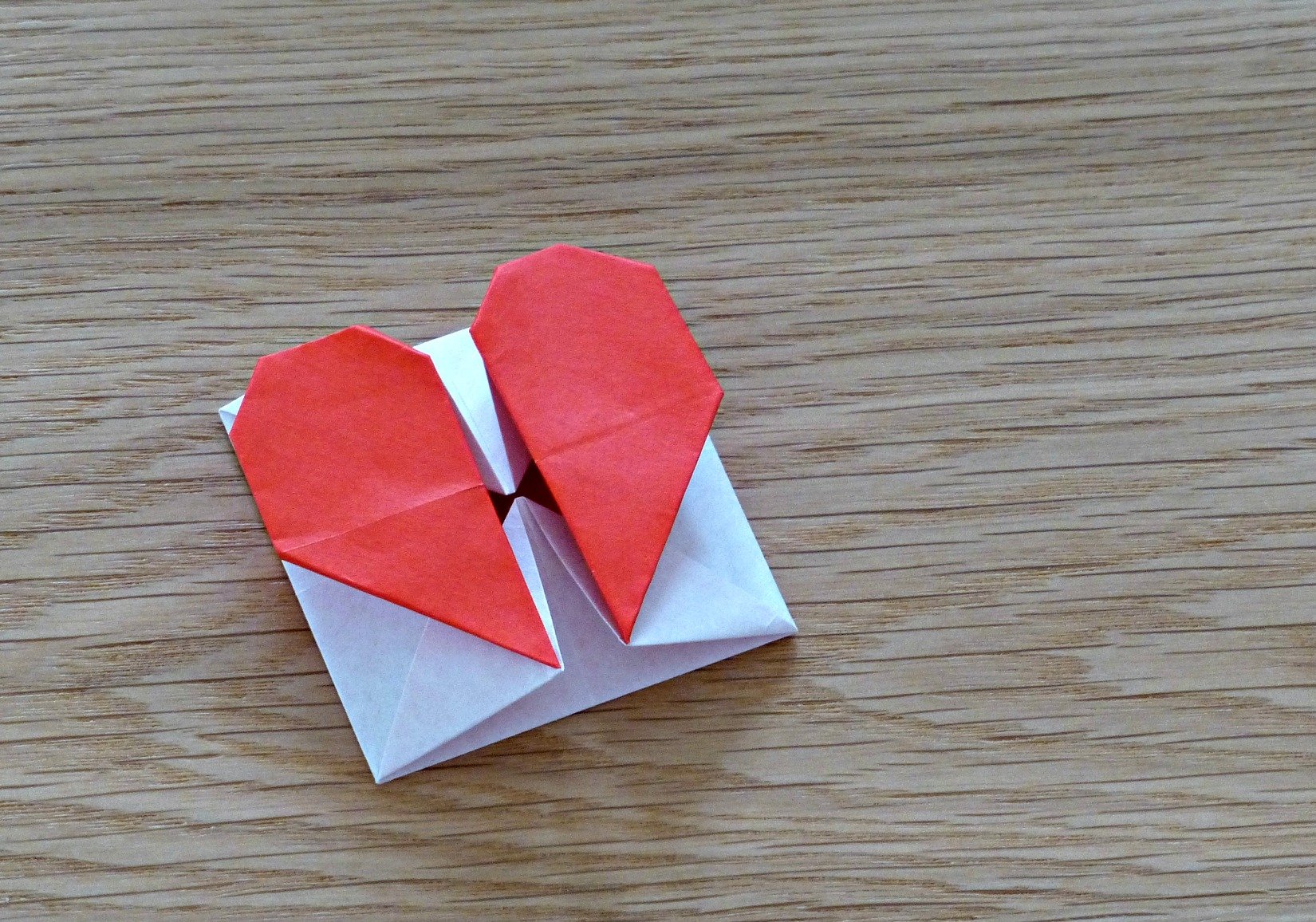 Легкие сердечки из бумаги. Оригами. Оригами сердце. Оригами сердечко. Сердце из оригами.