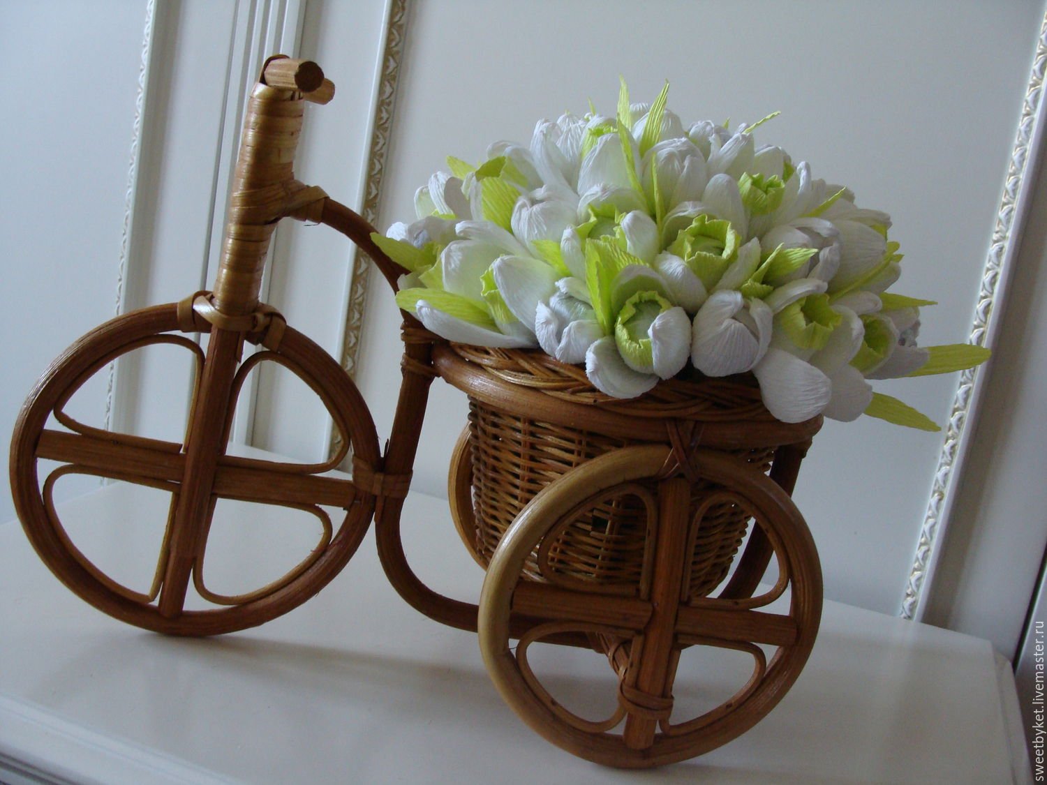 Декор велосипед деревянный с цветами