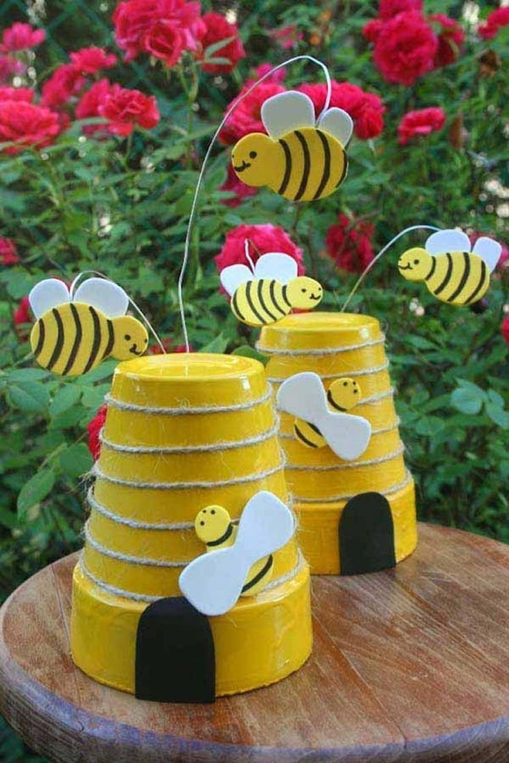 Как сделать пчел из пластиковых бутылок для украшения дачи