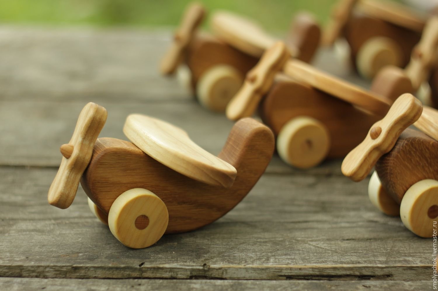 Wooden ru. Деревянные игрушки. Игрушки из дерева. Игрушки из дерева для детей. Изделия из древесины.