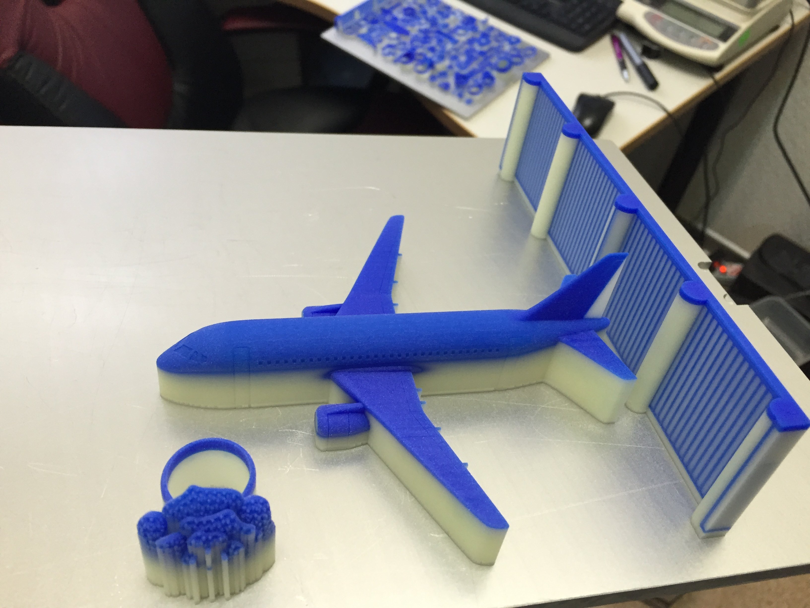 Модель самолета на 3d принтере